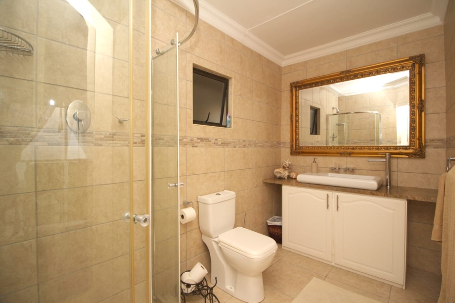 5 Bedroom Property for Sale in Village On Sea Western Cape